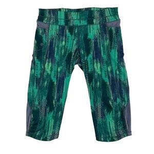 Athleta Be Free Kicker Capri Leggings Size XS